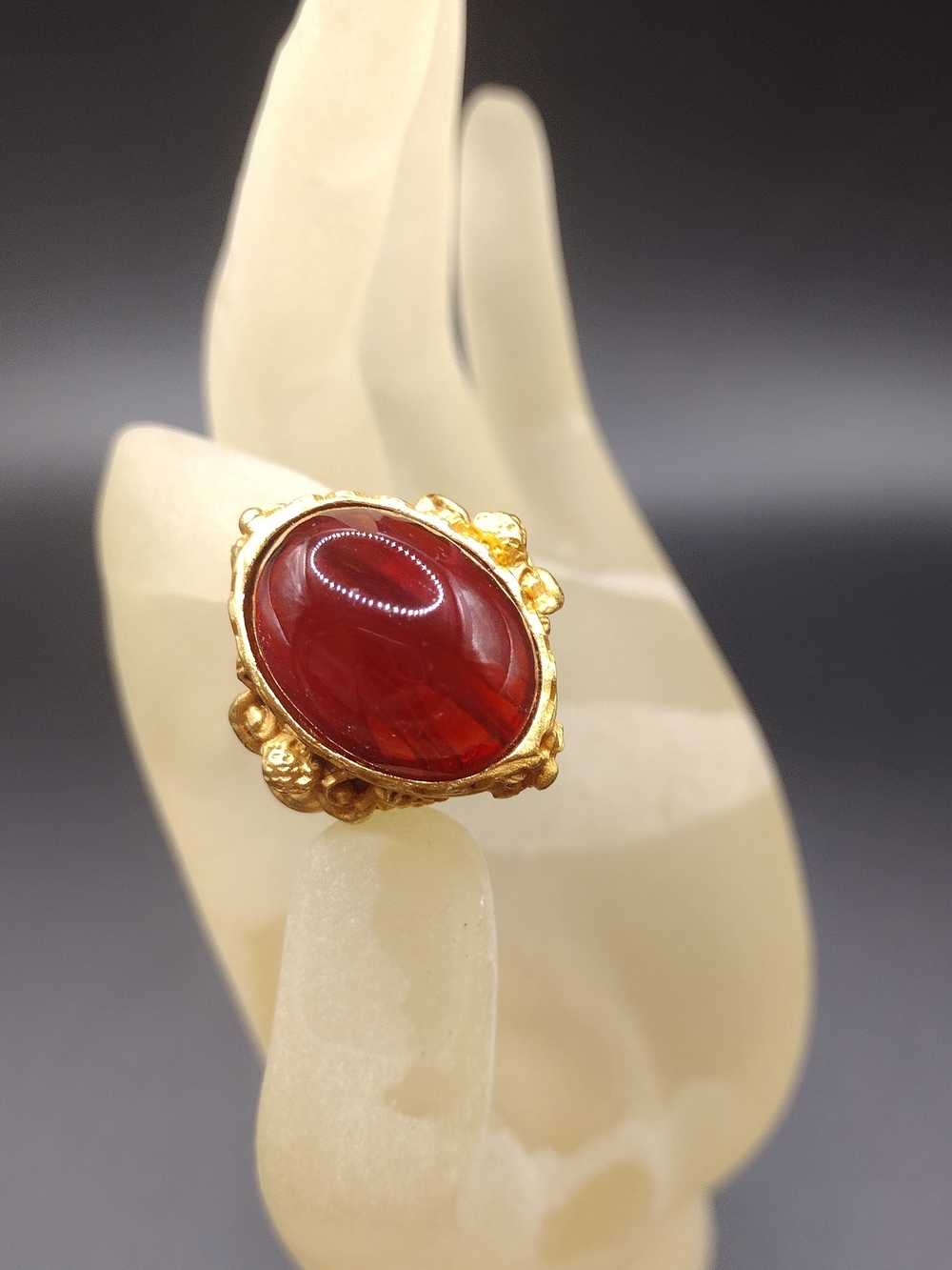 Elizabeth Taylor For Avon Cherub Ring 22k Gold Plated Ring Size 7.5